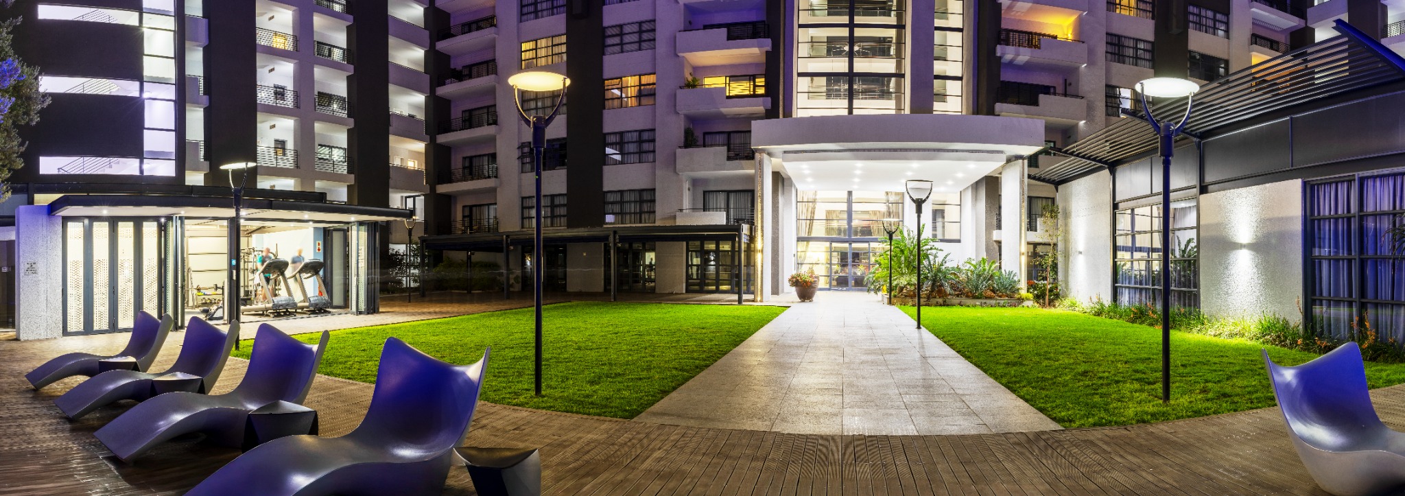 Landscaped residence entrance