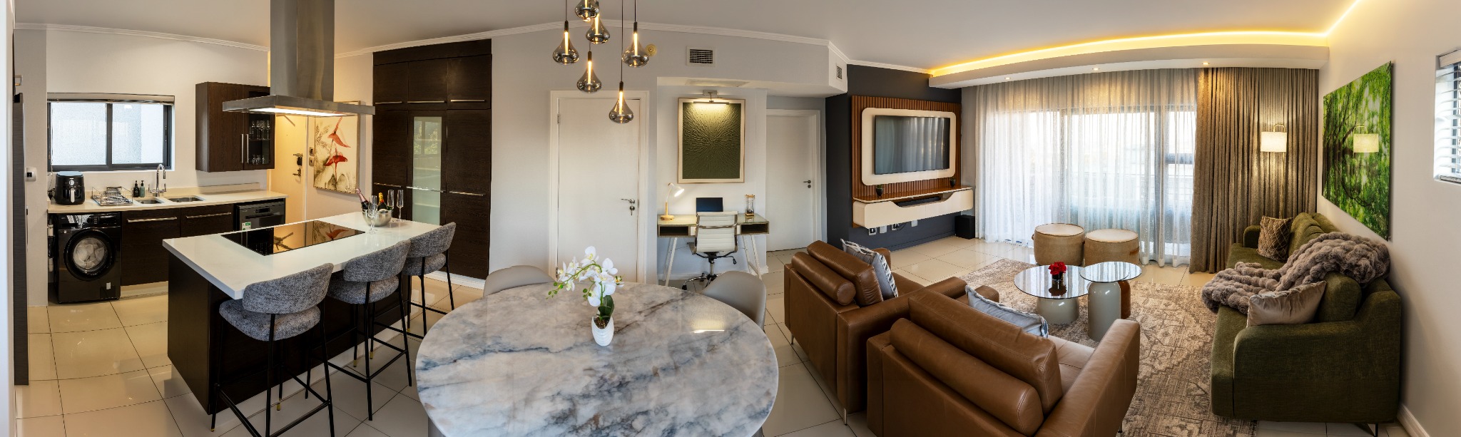 Lounge, dining and kitchen area